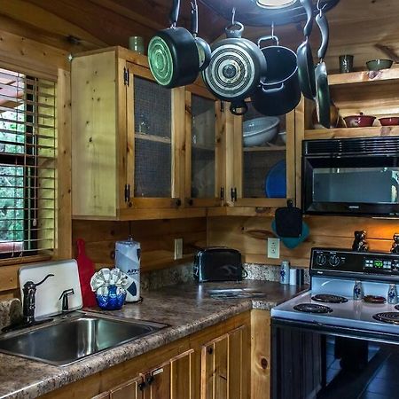 Holly Tree Hideaway - Semi Secluded Mtn Setting Sevierville Exterior foto