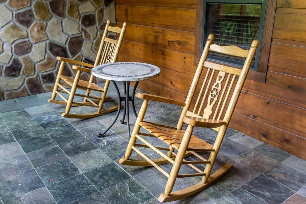 Holly Tree Hideaway - Semi Secluded Mtn Setting Sevierville Exterior foto
