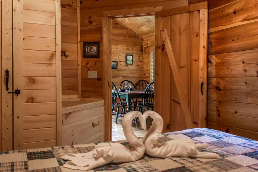 Holly Tree Hideaway - Semi Secluded Mtn Setting Sevierville Exterior foto