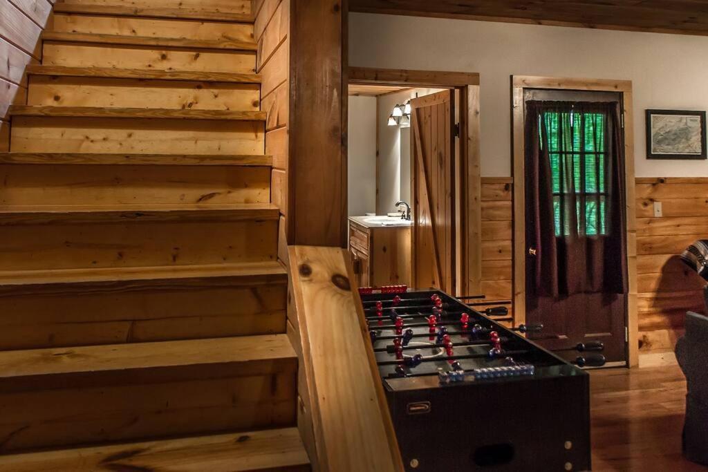 Holly Tree Hideaway - Semi Secluded Mtn Setting Sevierville Exterior foto