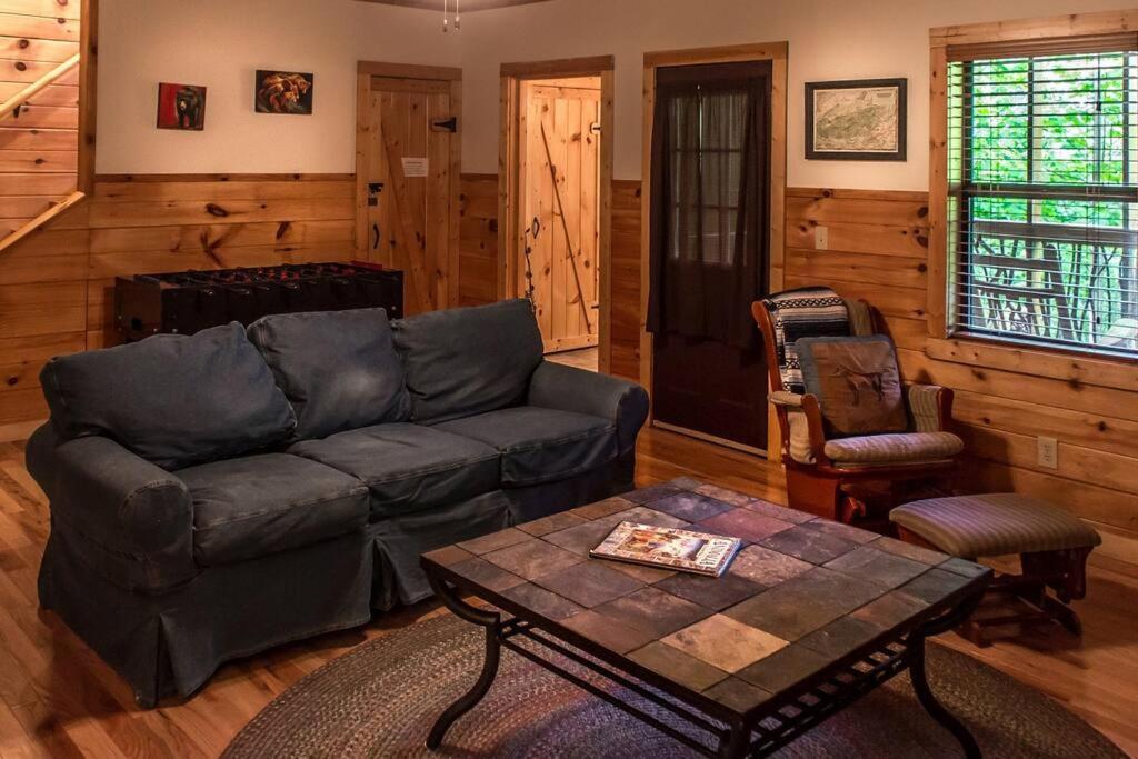 Holly Tree Hideaway - Semi Secluded Mtn Setting Sevierville Exterior foto