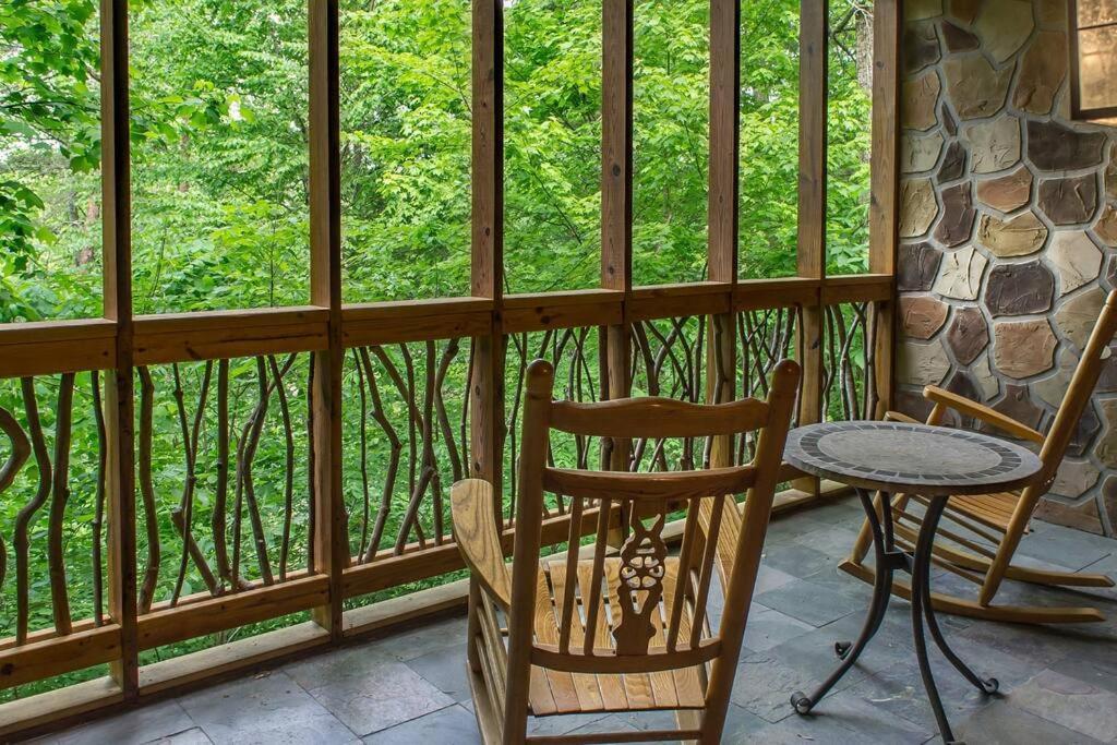 Holly Tree Hideaway - Semi Secluded Mtn Setting Sevierville Exterior foto