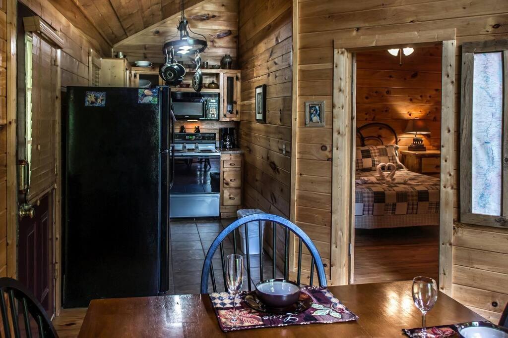 Holly Tree Hideaway - Semi Secluded Mtn Setting Sevierville Exterior foto
